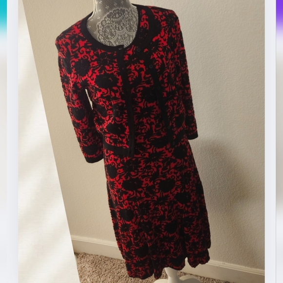Taylor Dresses Dresses & Skirts - Taylor Dresses 2 Piece Sweater Set red/black size M